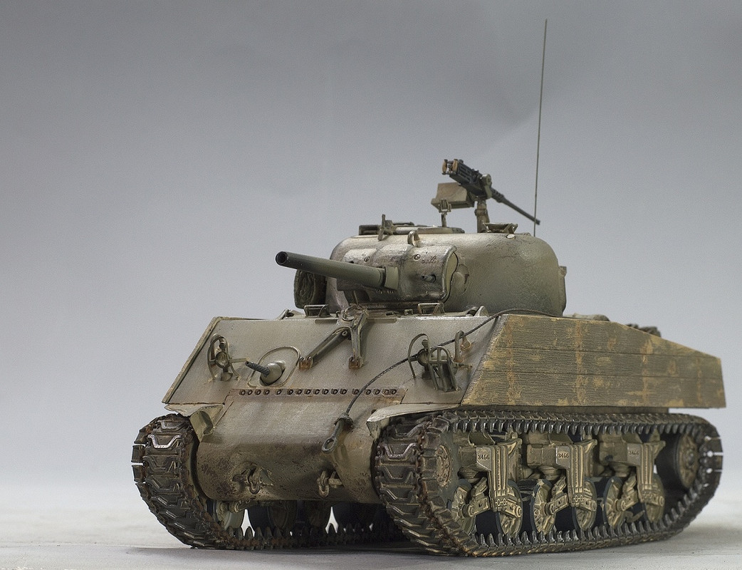Sherman M4A2 75 mm. Dragon 1/35. Image