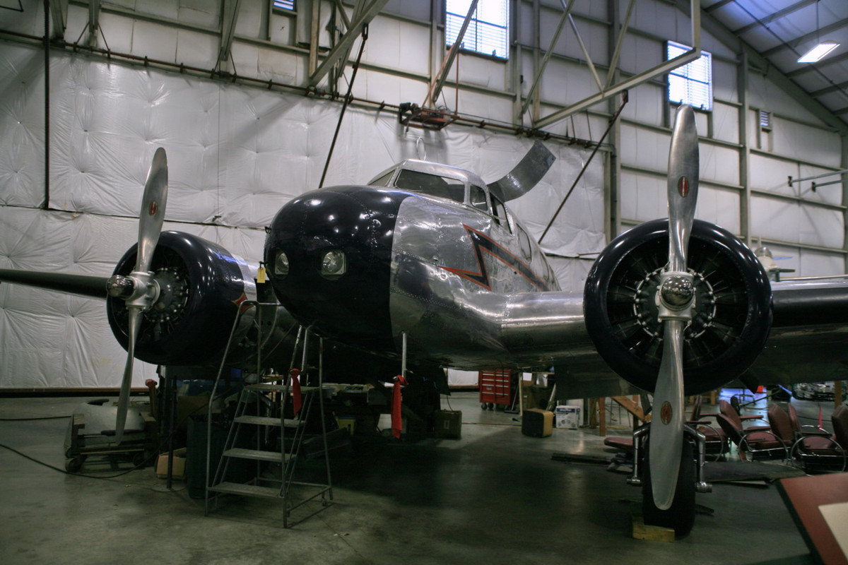 Lockheed 10A Electra XR2O-1 está en exhibición en el New England Air Museum en Pensacola, Florida