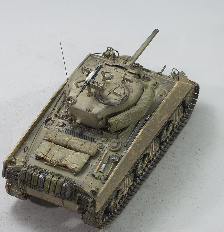 Sherman M4A2 75 mm. Dragon 1/35. Image