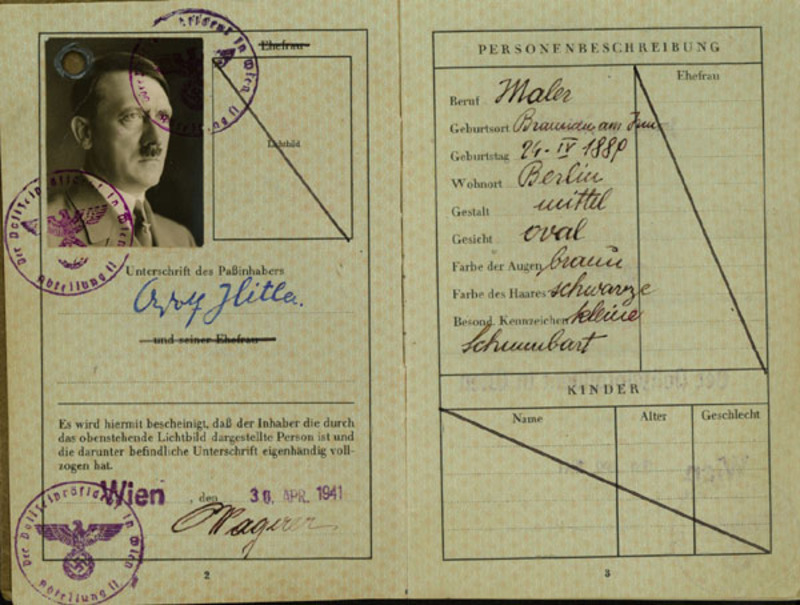 Pasaporte de Hitler realizado por el Servicio Secreto británico