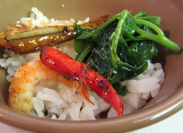 [Image: 04_Eat.jpg]