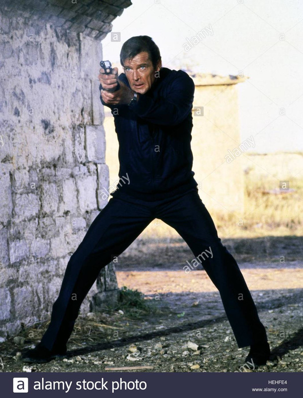 roger-moore-james-bond-for-your-eyes-only-1981-_HEHFE4.jpg