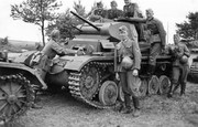 https://s8.postimg.cc/b9gref20h/Panzer_II_ausf_C_and_wehrmacht_soldiers.jpg