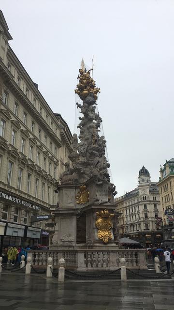 Viena - Bratislava - Praga - Blogs de Europa Este - Viena:de Karsplatz hasta el Museumquartier pasando por la Opera, Hofburg y más. (22)