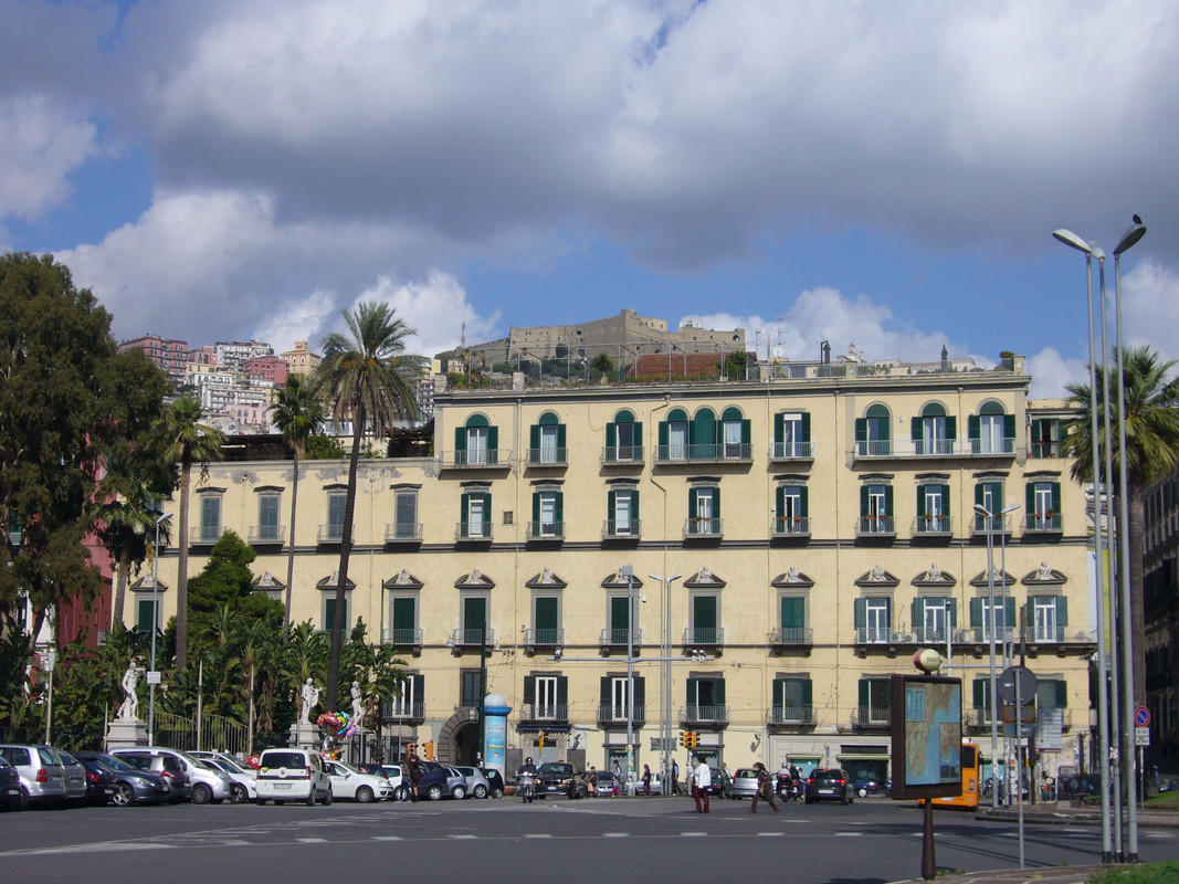 Palazzo_Ravaschieri_di_Satriano_Napoli