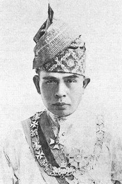 Kisah Sultan Iskandar Shah Menguji Ulama Negeri Perak Dalam Istana